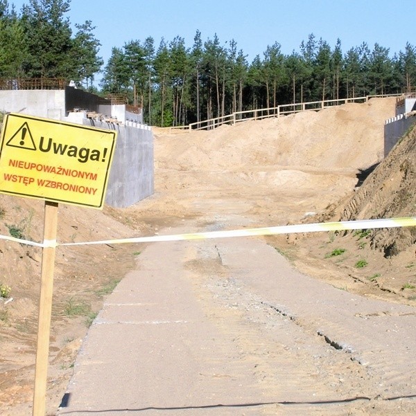 Prace wstrzymane, a lato właśnie się skończyło...