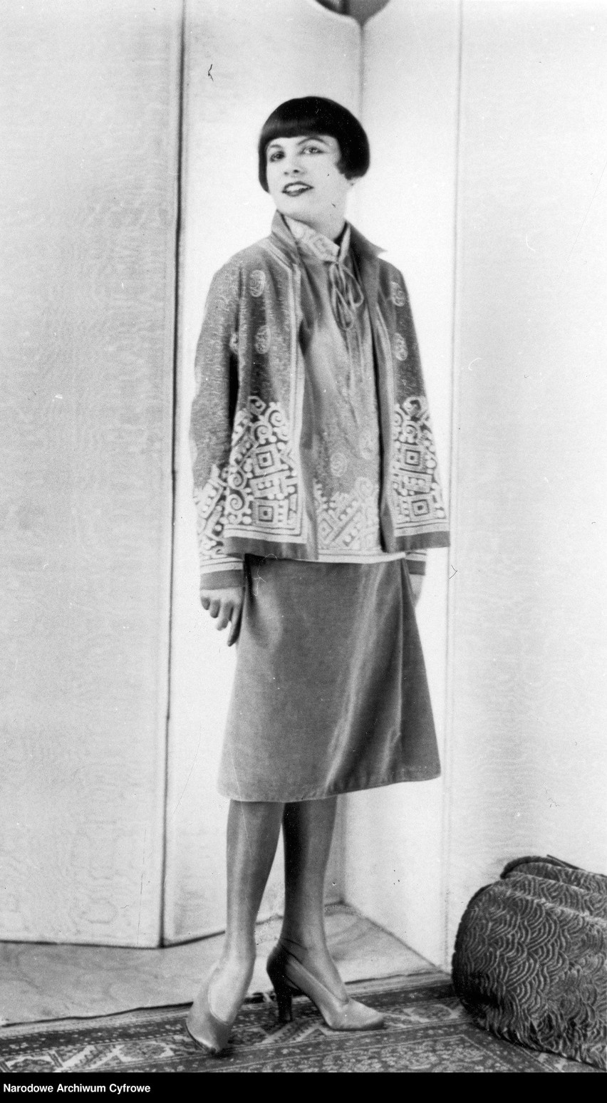 Moda damska z lat 20. XX wieku - zobacz ZDJĘCIA retro kreacji