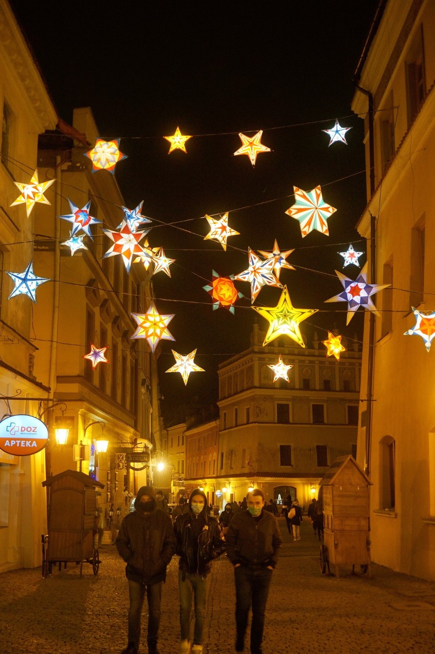 Lublin rozbłysł.  Zobacz, jak prezentują się świąteczne iluminacje