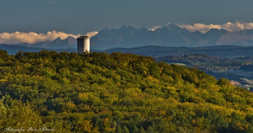 Panorama Tatr i Zamek Lipowiec z Pogorzyc