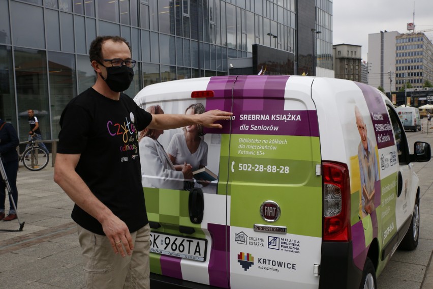 "Książkobusem" będzie jeździł Sławomir Hordejuk, pracownik...