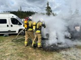 Pożar u wylotu Doliny Chochołowskiej w Tatrach. W ogniu stanął samochód osobowy 