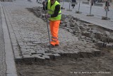 Wrocławski Rynek rozkopany. Trwa wymiana kostki (FILM, ZDJĘCIA)