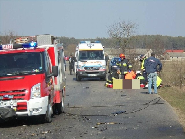 W poniedziałek, około godziny 11.40 dyżurny Komendy Powiatowej Policji w Zambrowie otrzymał informację o wypadku drogowym do którego doszło na terenie gminy Rutki na drodze Czarnowo Biki - Dębniki.