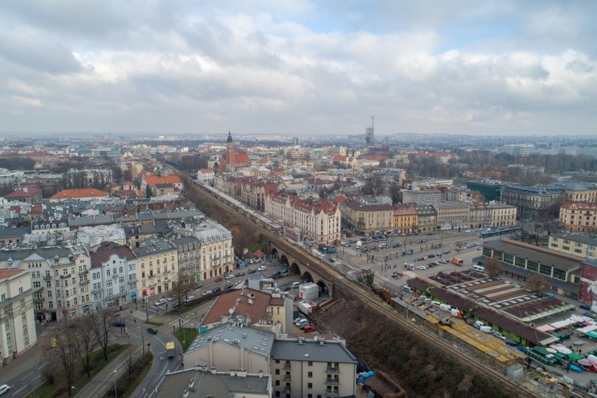 Megainwestycja w centrum Krakowa rośnie jak na drożdżach [ZDJĘCIA]