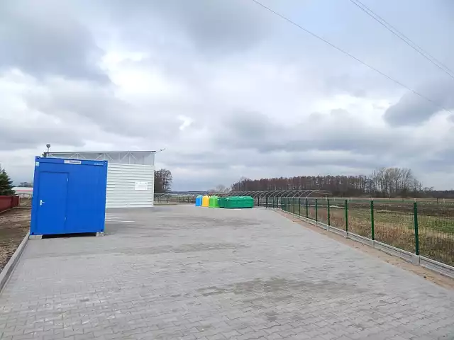 Punkt Selektywnej Zbiorki Odpadów w Grabowie na terenie gminy Potworów, już przyjmuje odpadki z terenu gminy.