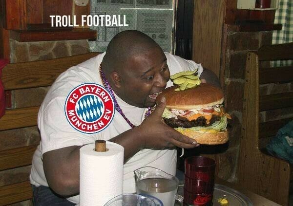 Bayern połknął Hamburger(a). Zobacz najlepsze memy!