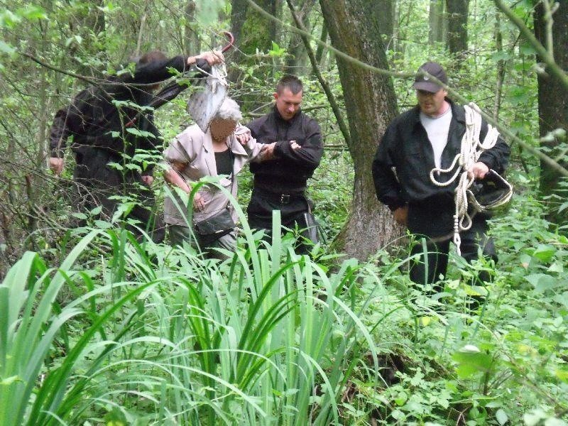 Skrót był jej znany, od lat chodziła tamtędy od strony...