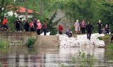 Powódź w Łódzkiem. 10 lat temu wielka woda zabrała życie, zniszczyła domy, szkoły, drogi, uprawy. Jak Łódzkie walczyło z powodzią