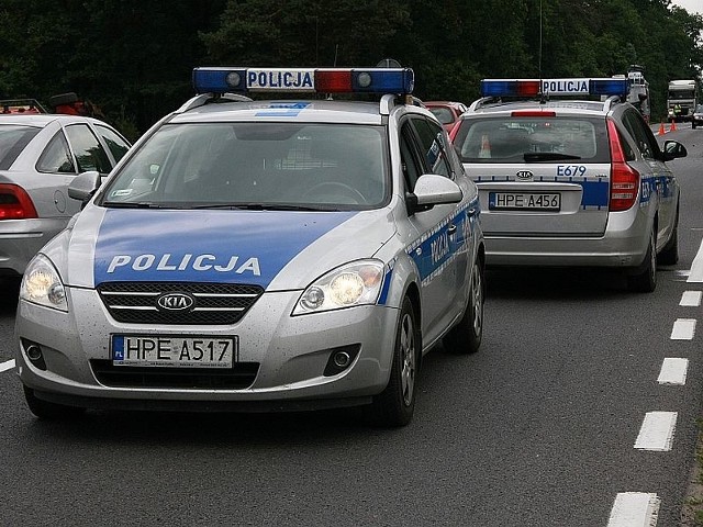 Policjanci ukarali pirata mandatem w wysokości 550 zł.