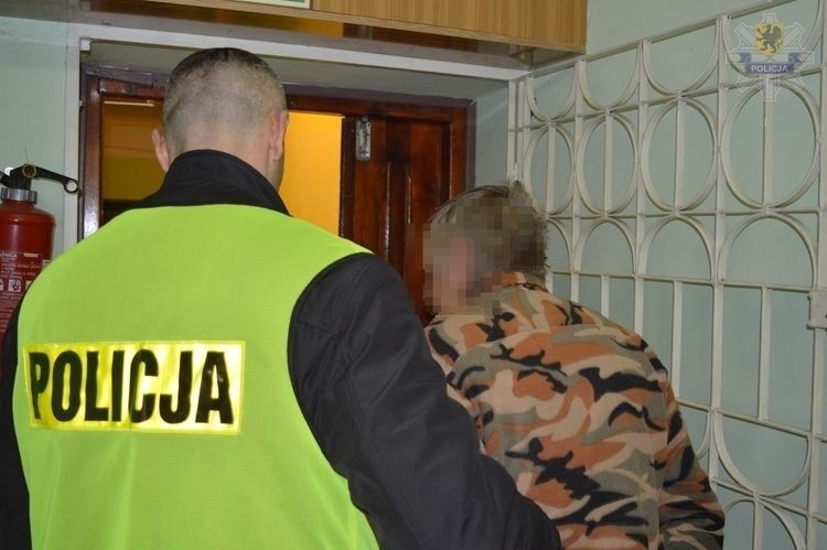 Policjanci z Główczyc zatrzymali podejrzanego o kłusownictwo