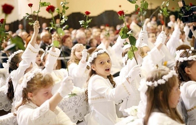 Życzenia komunijne powinny być eleganckie i odświętne