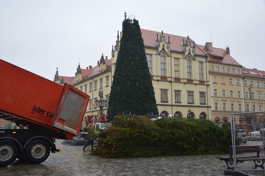 Przygotowania do Jarmarku Bożonarodzeniowego na wrocławskim...