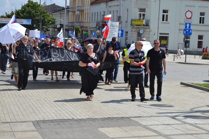 Czarny marsz KOD w Częstochowie