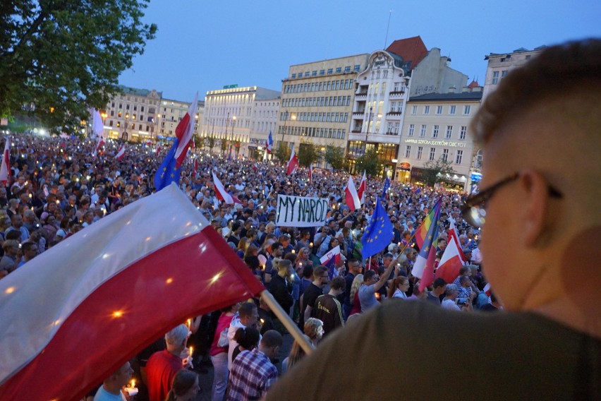 Środowa pikieta na placu Wolności w obronie niezawisłości sądów [ZDJĘCIA]