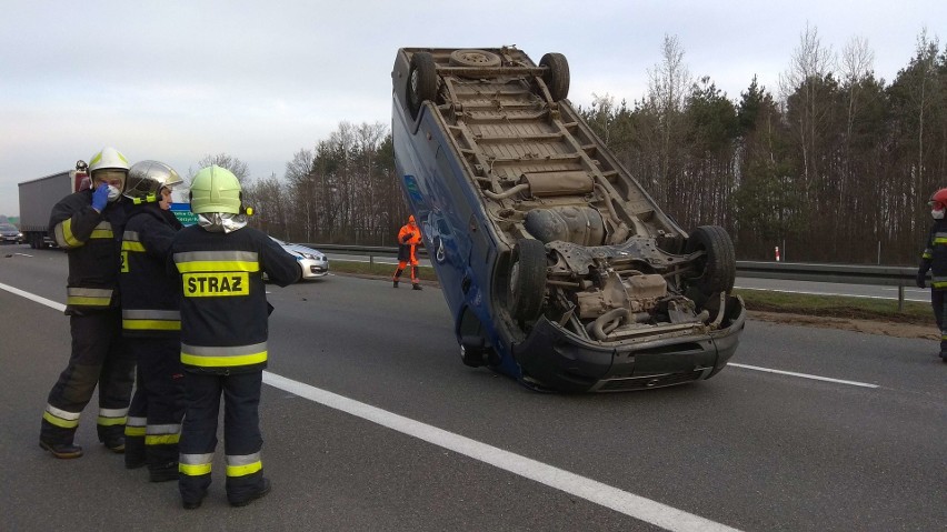 Bus zablokował częściowo autostradę A4 na wysokości...