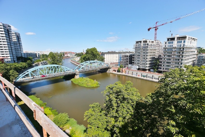 Z okien apartamentów rozpościera się przepiękny widok na...