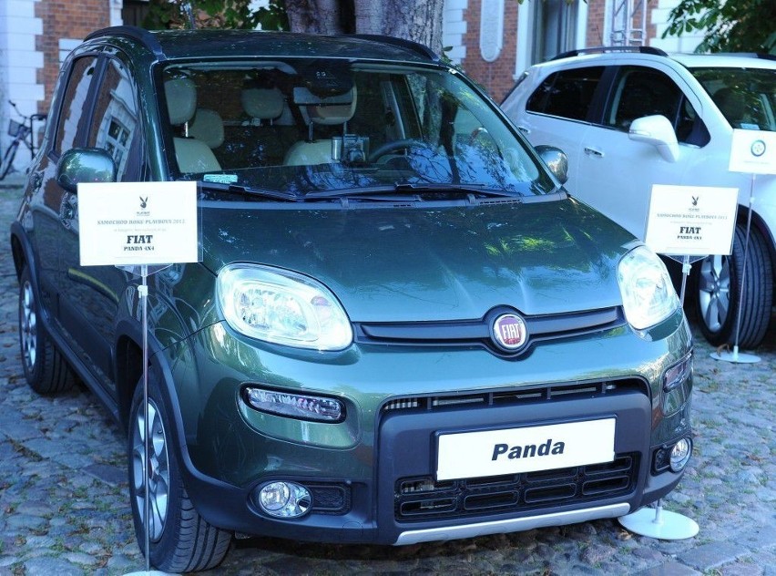 Fiat Panda 4x4 zdobywa tytuł „Samochód Roku Playboya 2013” w...