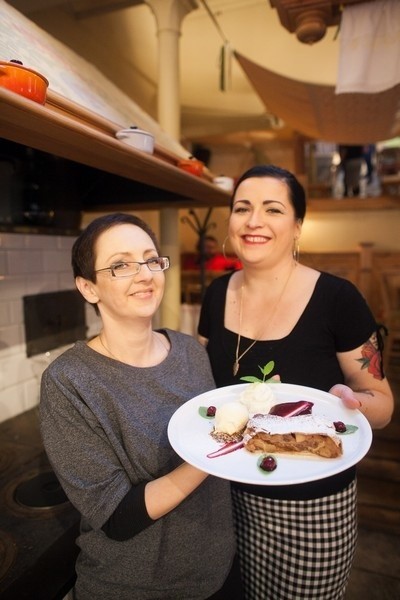 Agata Zarębska (na zdjęciu z prawej) i Izabella Borowska...