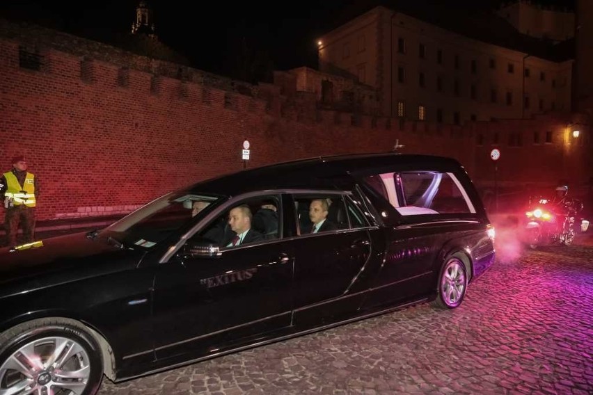 Para prezydencka została ponownie pochowana na Wawelu [ZDJĘCIA, WIDEO]
