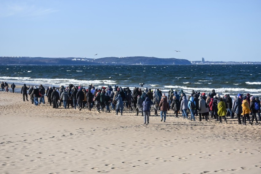 Droga krzyżowa Brzegiem Morza. Uczestnicy pomodlą się o...