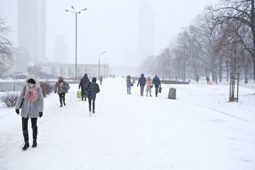 Atak zimy w Warszawie i na Mazowszu. Intensywne opady śniegu...