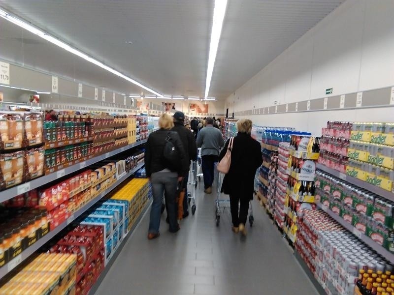 Wrocław: Nowy supermarket Aldi otwarty. Można było próbować produktów (CENY, ZDJĘCIA)