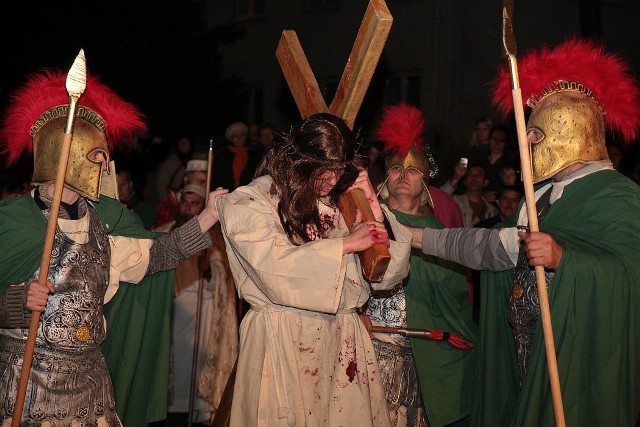 W niedzielę wczesnym wieczorem w Kęszycy Leśnej pod Międzyrzeczem odbędzie się misterium pasyjne.