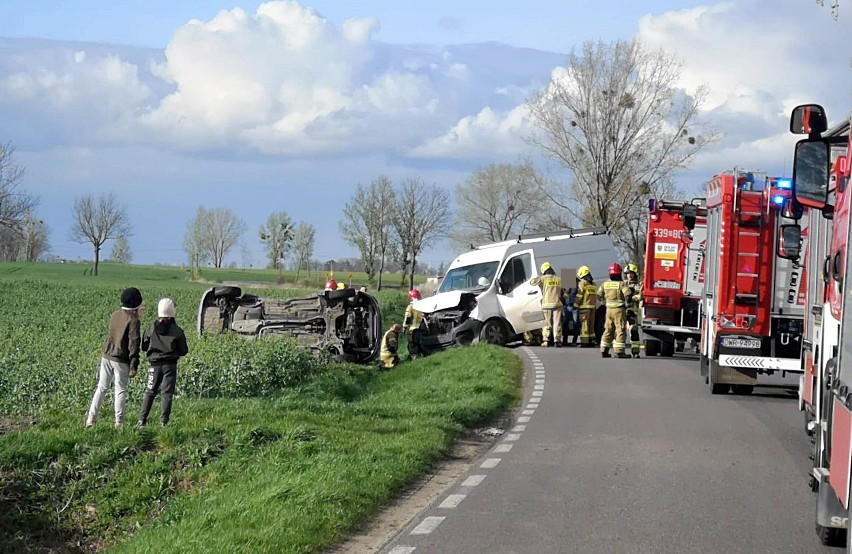 (2.04.2024) Wypadek na drodze między Okrzeszycami i...