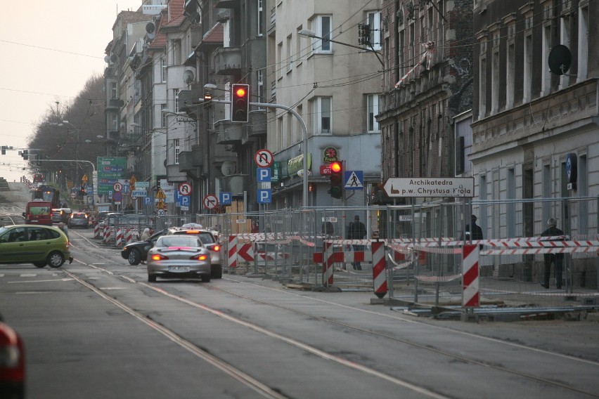 Remont Kościuszki:Najdłuższa ulica Katowic jest rozkopana. Kierowcy się gubią i jadą mimo zakazu