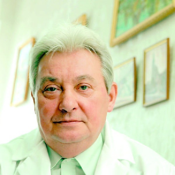 Prof. dr.hab. nauk medycznych Wiesław Szymański jest kierownikiem katedry i oddziału kliniczego położnictwa, chorób kobiecych i ginekologii onkologicznej Collegium Medicum Uniwersytetu Mikołaja Kopernika w Toruniu.