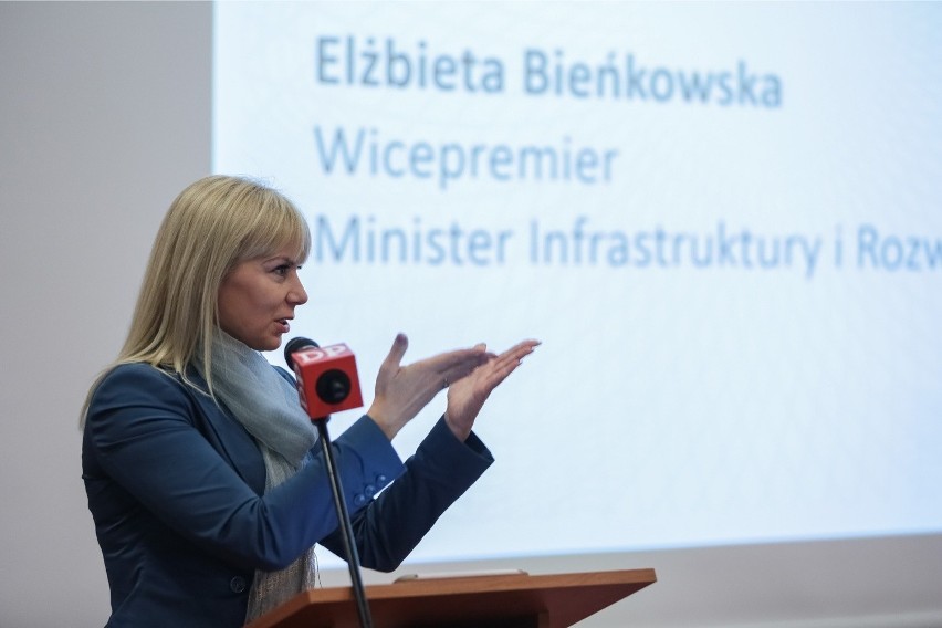 Elżbieta Bieńkowska na Forum Przedsiebiorców w Expo Kraków