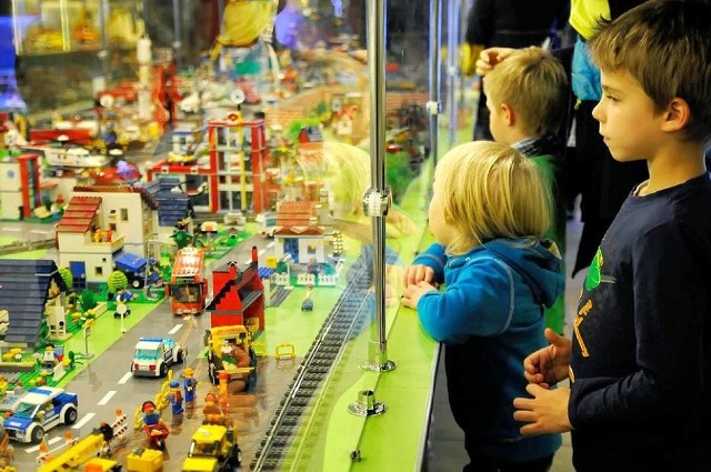 To już fakt. Klocki LEGO nie będą produkowane z plastiku, a - nie  uwierzycie - z czego? | Gazeta Pomorska
