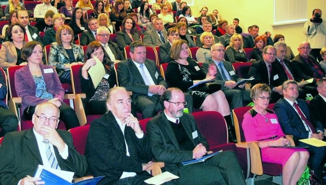 Na konferencję zaproszono studentów i przedstawicieli instytucji, którzy mają wpływ na lokalny rynek zatrudnienia. 