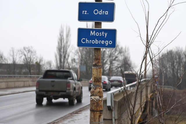 Kierowców w okolicy ul. Swojczyckiej czekają duże zmiany spowodowane przez dwie inwestycje: remont ul. Marco Polo oraz budowę nowych mostów Chrobrego. O szczegółach piszemy poniżej.
