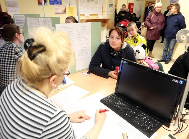 Na razie Szczecin wypłacił pieniądze 1011 rodzinom. Kolejne wypłaty nastąpią prawdopodobnie w przyszłym tygodniu. 