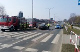 Wypadek w Żorach. Auto wjechało w 17-latków na przejściu dla pieszych