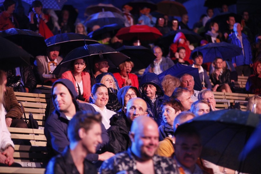 Opolskiej publiczności nie przestraszył deszcz.