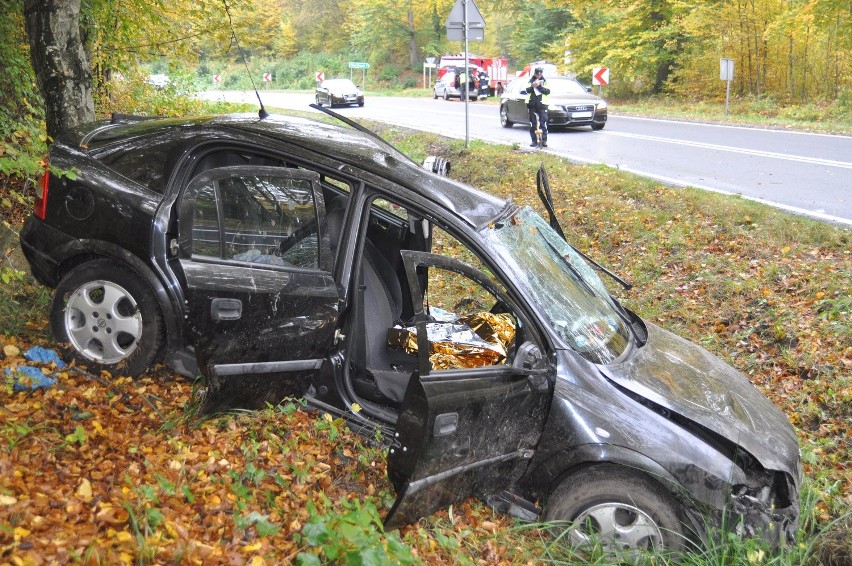 Wypadek koło Bobolic: Stracił panowanie i dachował [zdjęcia, wideo]