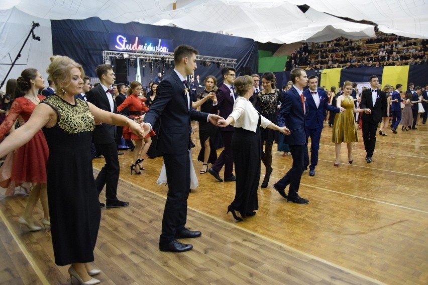 Częstochowa: Studniówka 2018 Liceum Ogólnokształcącego im....