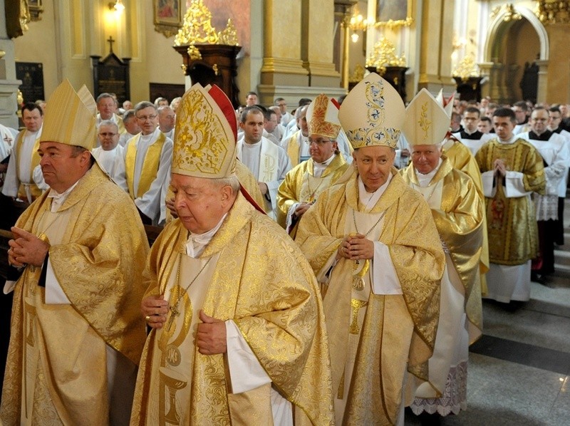 Święcenia biskupie ks. Stanisława Jamrozka...