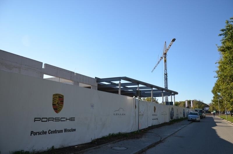 Wrocław: Budują salon Porsche. Kiedy otwarcie? (ZDJĘCIA)