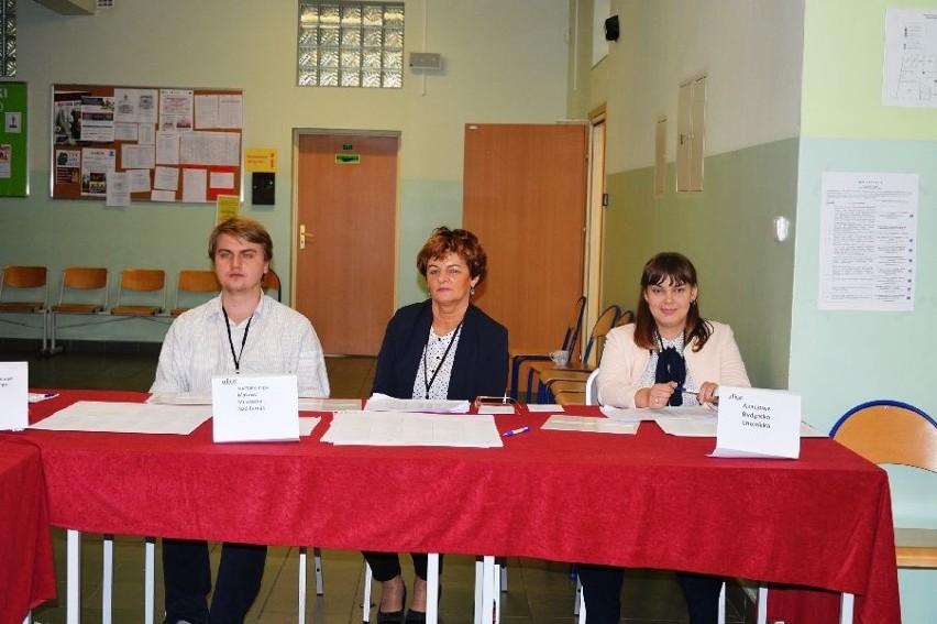 Głosowanie w wyborach parlamentarnych w Bytowie. Bez incydentów (zdjęcia)