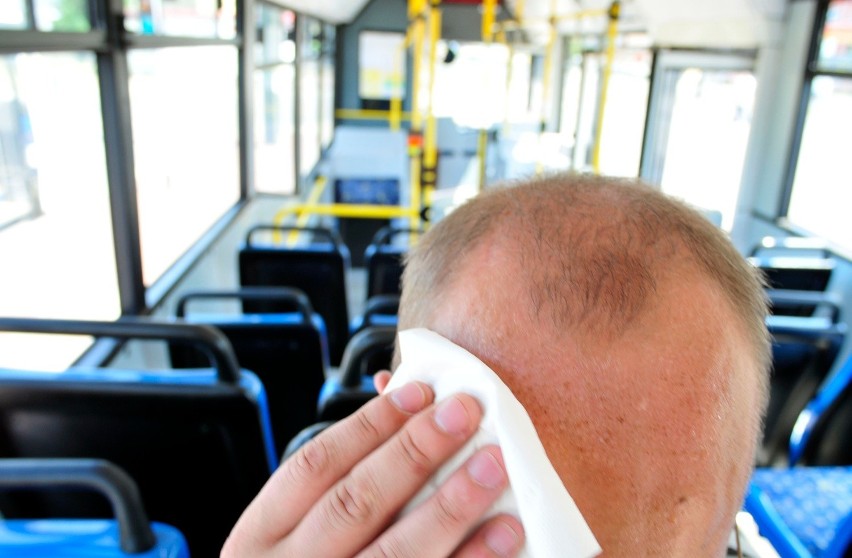 Upał w autobusie nie do zniesienia. Brak klimatyzacji