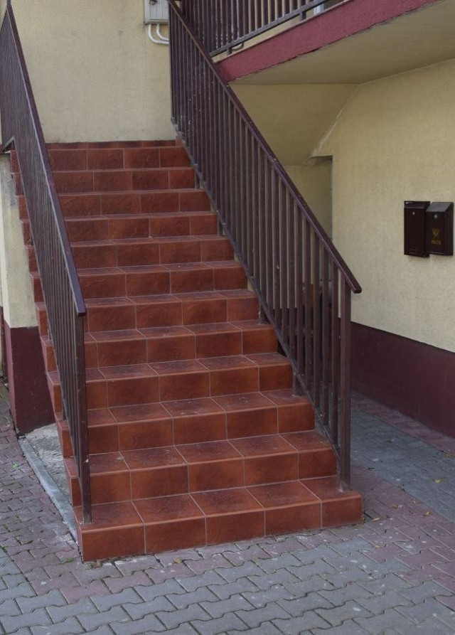 Wyremontowane schody do remizy