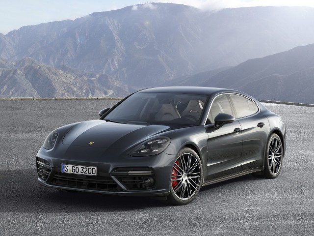 Tak prezentuje się Porsche Panamera drugiej generacji / Fot. Porsche