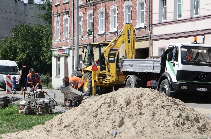 Zanim ułożona zostanie nowa nawierzchnia ulicy Kalinkowej...