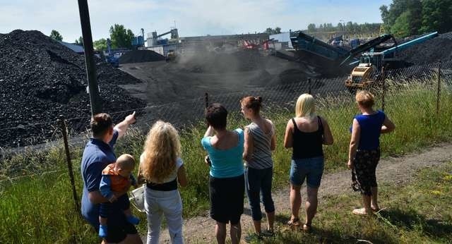 Mieszkańcy sąsiadującego ze składem osiedla pamiętają staw, w którym cztery lata temu łowiono ryby