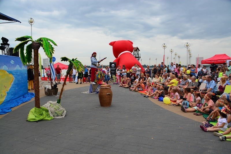 Teatr Ognia w Dąbrowie Górniczej, czyli Biblioteka na Plaży ZDJĘCIA