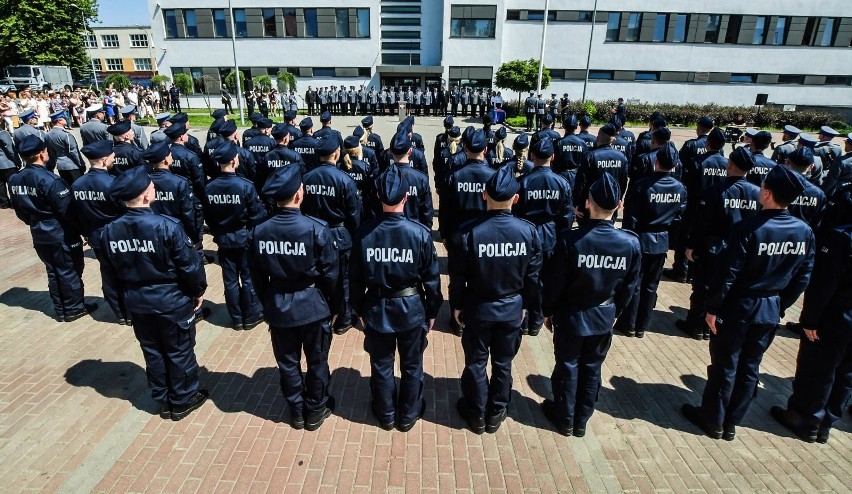 Ile zarabia policjant? Zarobki policjantów wg stanowisk...